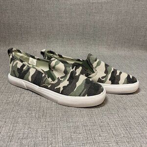 Tommy Bahama camo slip on sneakers